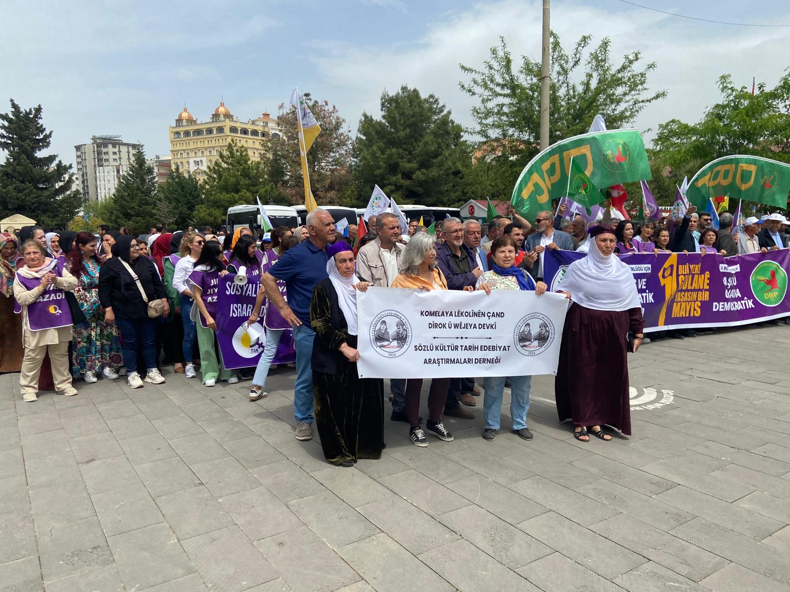 SOZ-DER: Xetereya herî mezin a li ser Kurdî ‘xwebişaftin’ e