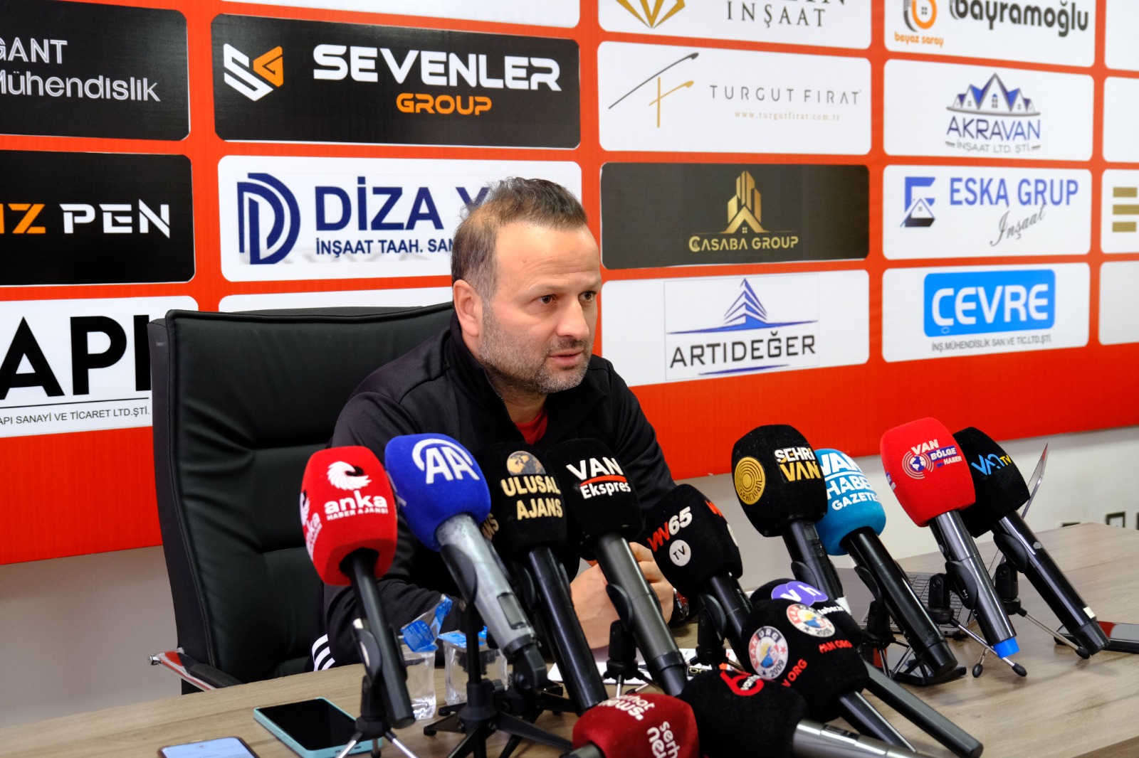 Vanspor Teknik Direktörü Korkmaz: Bu sene play-off’a kalmak en büyük hayalim