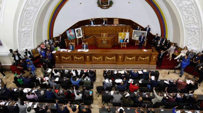 Venezuela: siyasi mahkumlara örgülük sağlayacak af yasasını onaylandı