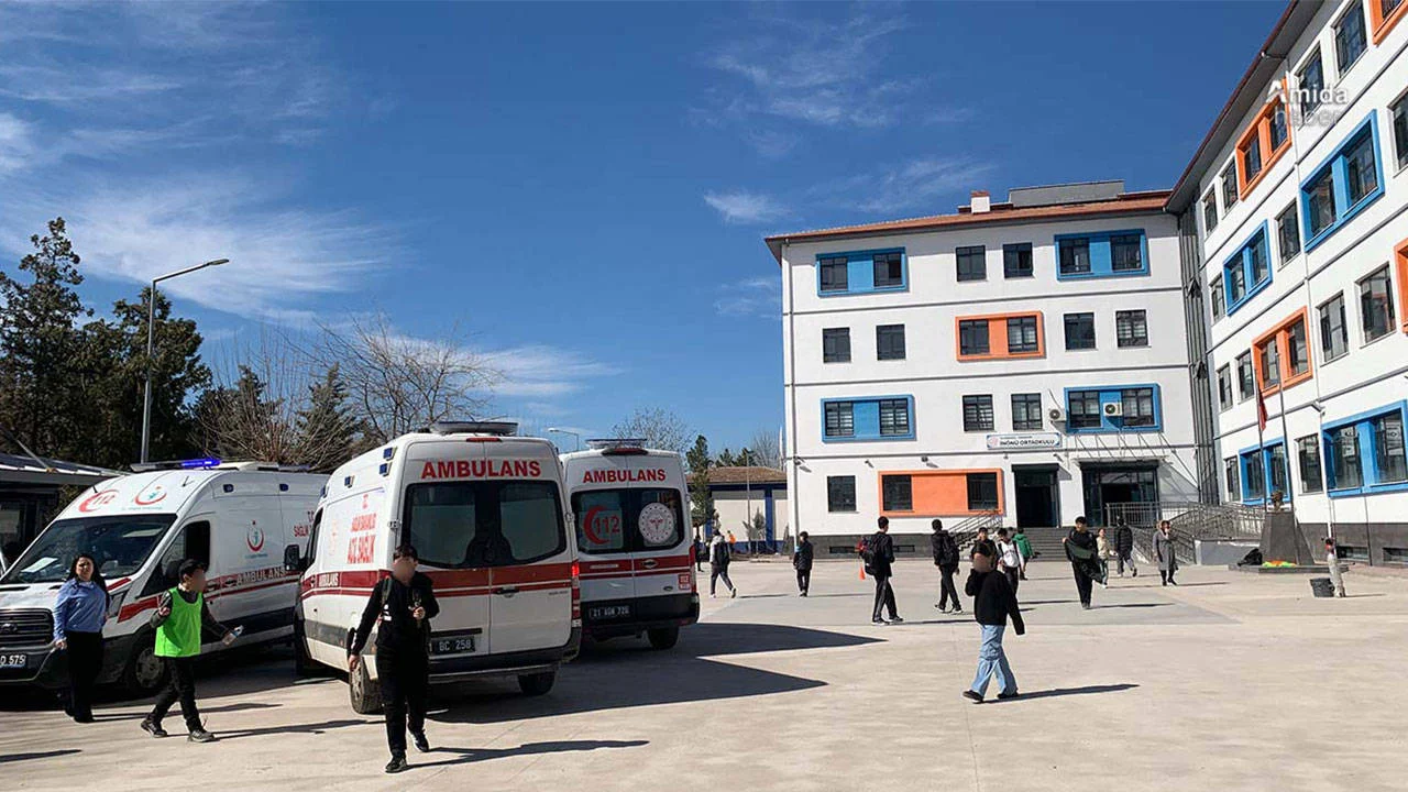 Diyarbakır’da okulda cıva alarmı: 20 öğrenci hastaneye kaldırıldı