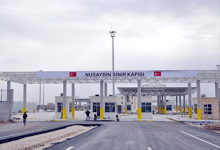 Sınırda geçişler duruyor: Suriye iki gümrük kapısını kapatıyor