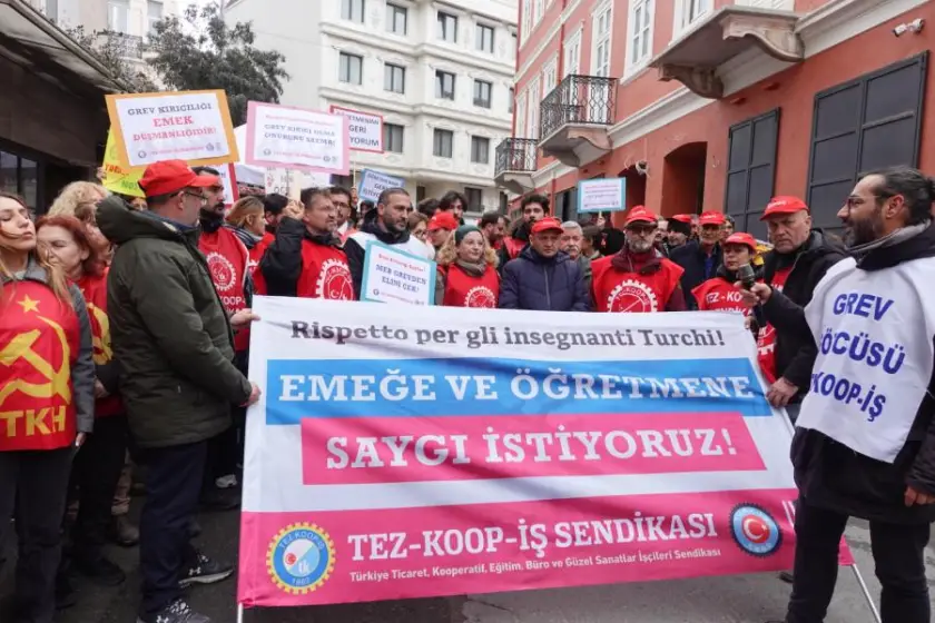 Velilerden Grevdeki Öğretmenlere Destek: “Öğretmenlerimizin Yanındayız”