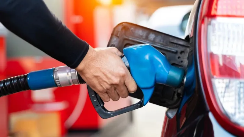 Motorin ve benzine küçük bir indirimden sonra yeniden zam geldi