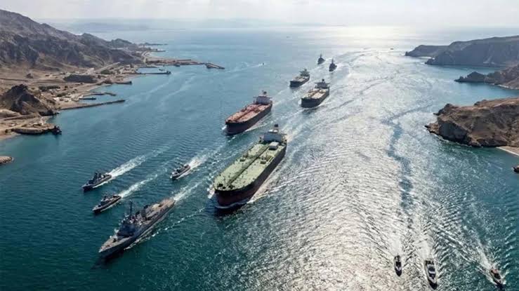 İran’dan Hürmüz Boğazı için yeni hamle: Ücret ve kısıtlama tasarısı komisyonda kabul edildi