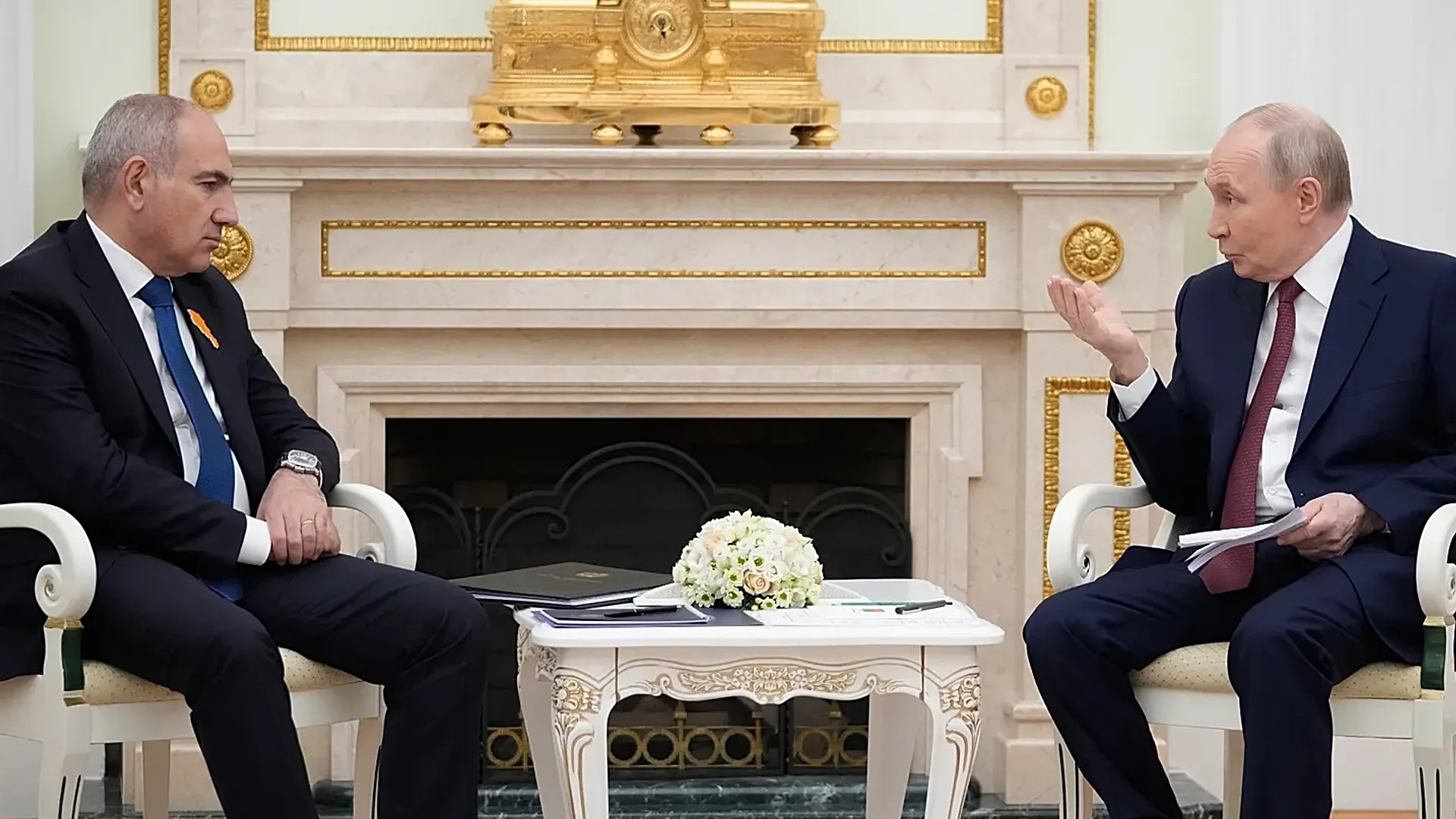 Putin’den Paşinyan’a ültimatom: Ermenistan, Avrupa ile Rusya arasında seçim yapmalı