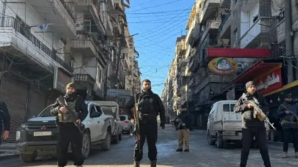 Halep: Hükümet güçlerinden Şeyh Maksud mahallesindeki evlere baskın
