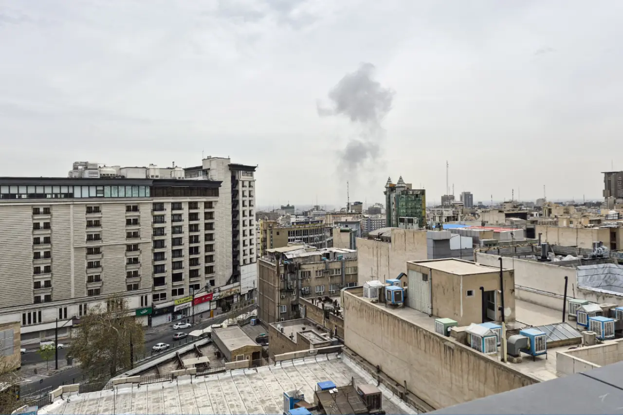 İran basını duyurdu: Tahran’da patlama sesleri