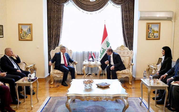 Davutoğlu, Irak’ın Türkiye Büyükelçisi Al-Lajmawi’yi ziyaret etti