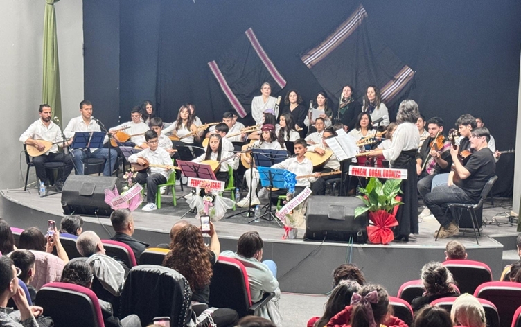 Dersim: Perperikê Usari Çocuk Korosu Kürtçe klamlarıyla gönülleri fethetti