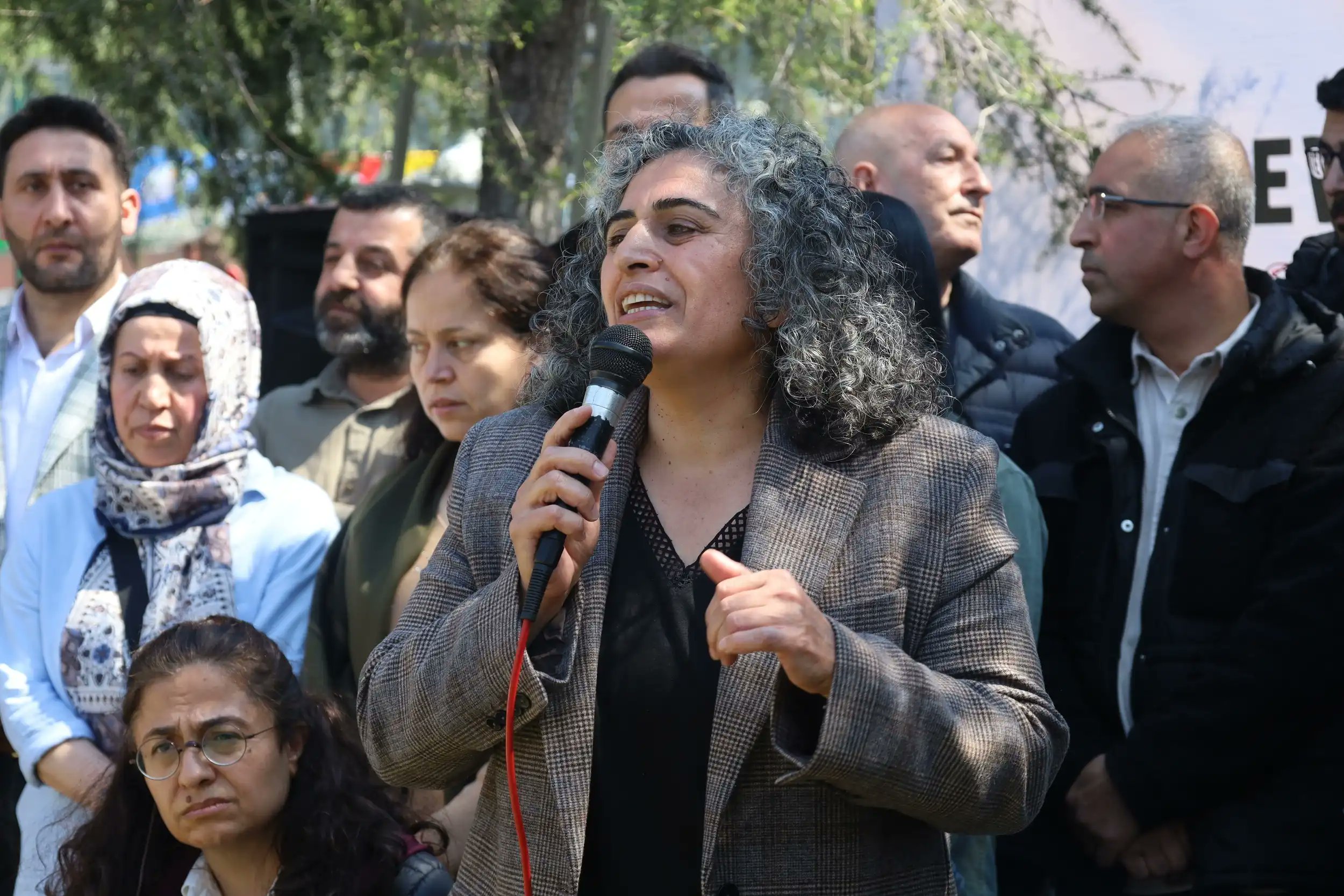 Etkinlikte gözaltı: Sebahat Tuncel dahil 4 kişi serbest