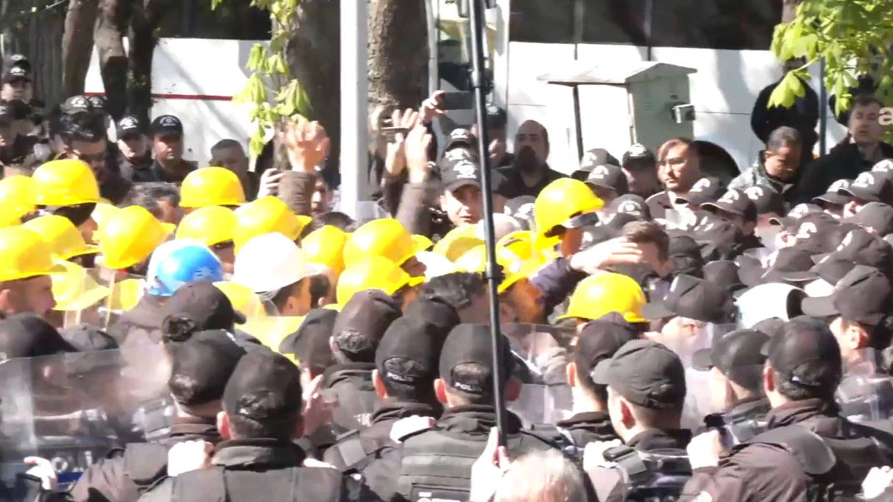 Ankara’da madenciler ablukaya alındı: İki işçi fenalaştı