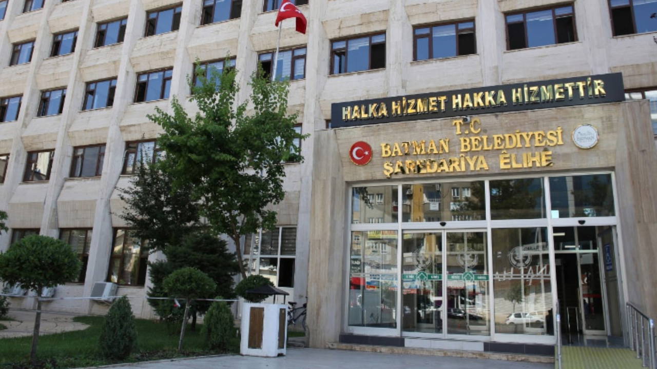 Batman Belediyesi’nde sendikalı işçilere görev değişikliği: Sendika suç duyurusunda bulundu