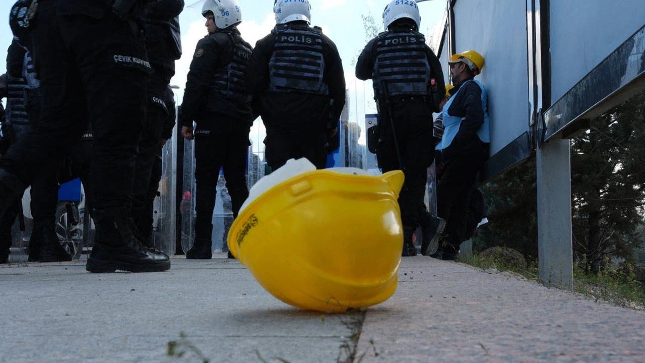 Madencilerin açlık grevine polis müdahalesi: 110 madenci gözaltında