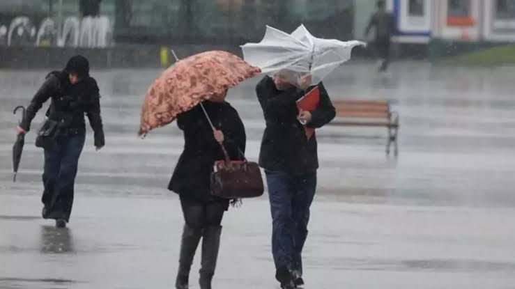 Yurt genelinde tehlikeli hava: Sağanak, fırtına ve çığ uyarısı