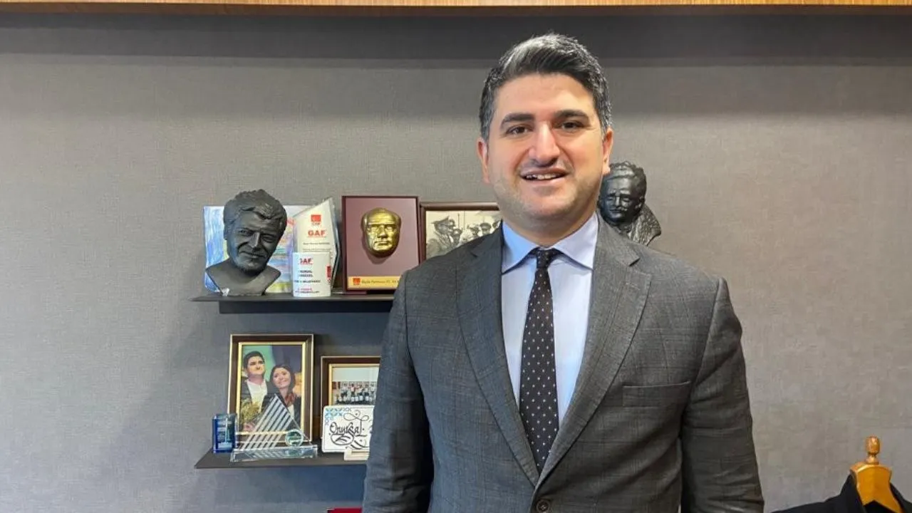 Onursal Adıgüzel görevden uzaklaştırıldı