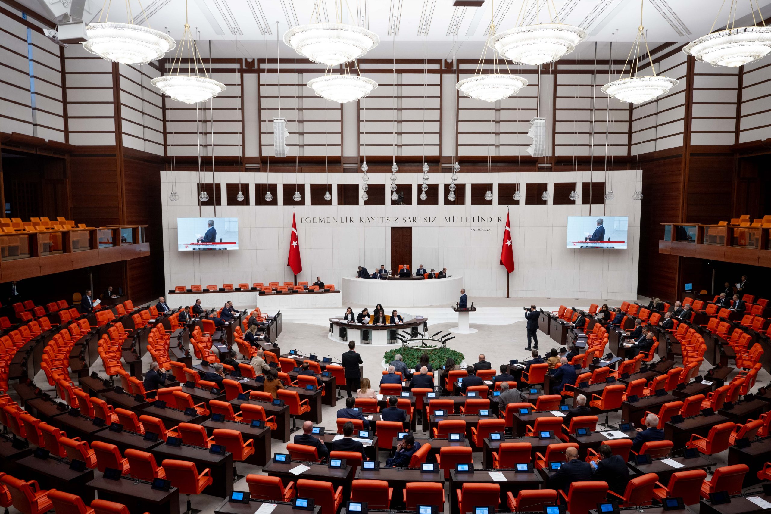 Türkiye Büyük Millet Meclisi’nde aidat düzenlemesi: İlk 5 madde geçti