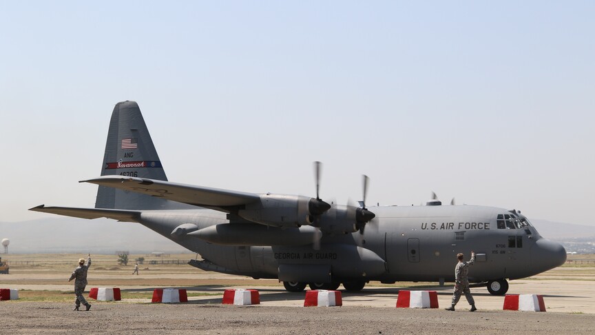 Amerika Körfez ülkelerindeki üslerine yoğun askeri sevkiyat yapıyor