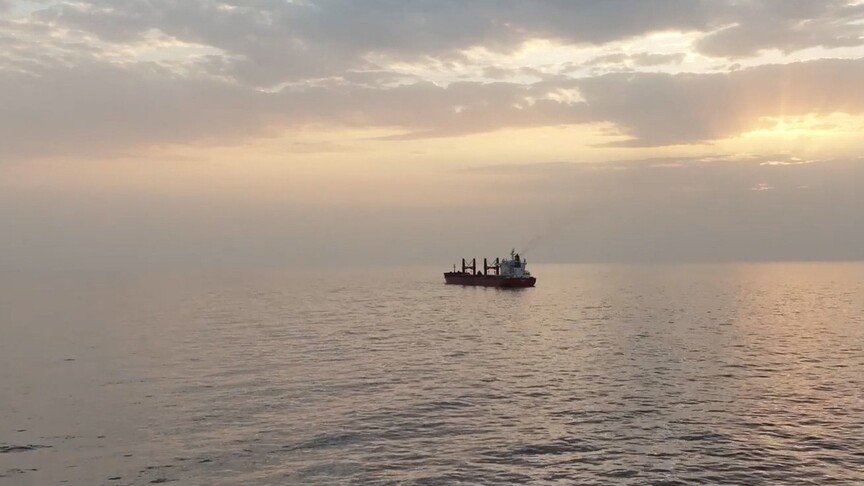 ABD Hürmüz Boğazı’nda ablukayı sürdürürken İran üç gemiye ateş açtı