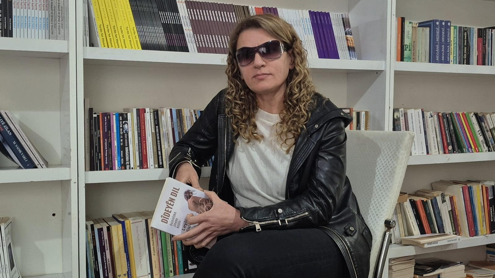 ​Yazar Leylana Sidîq: Gözlerimle Değil, Kalbimle Yazıyorum