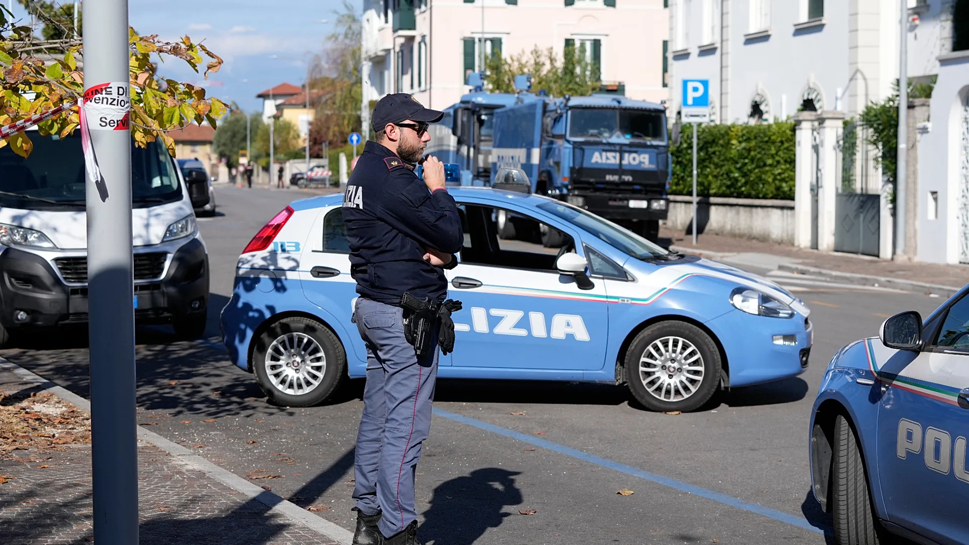 İtalya’da araç yayaların arasına daldı: Çok sayıda yaralı, sürücü gözaltına alındı