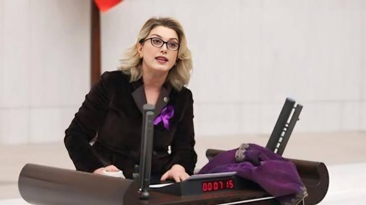 Vaat var, icraat yok: “Ev kadınlarına emeklilik” Meclis’te