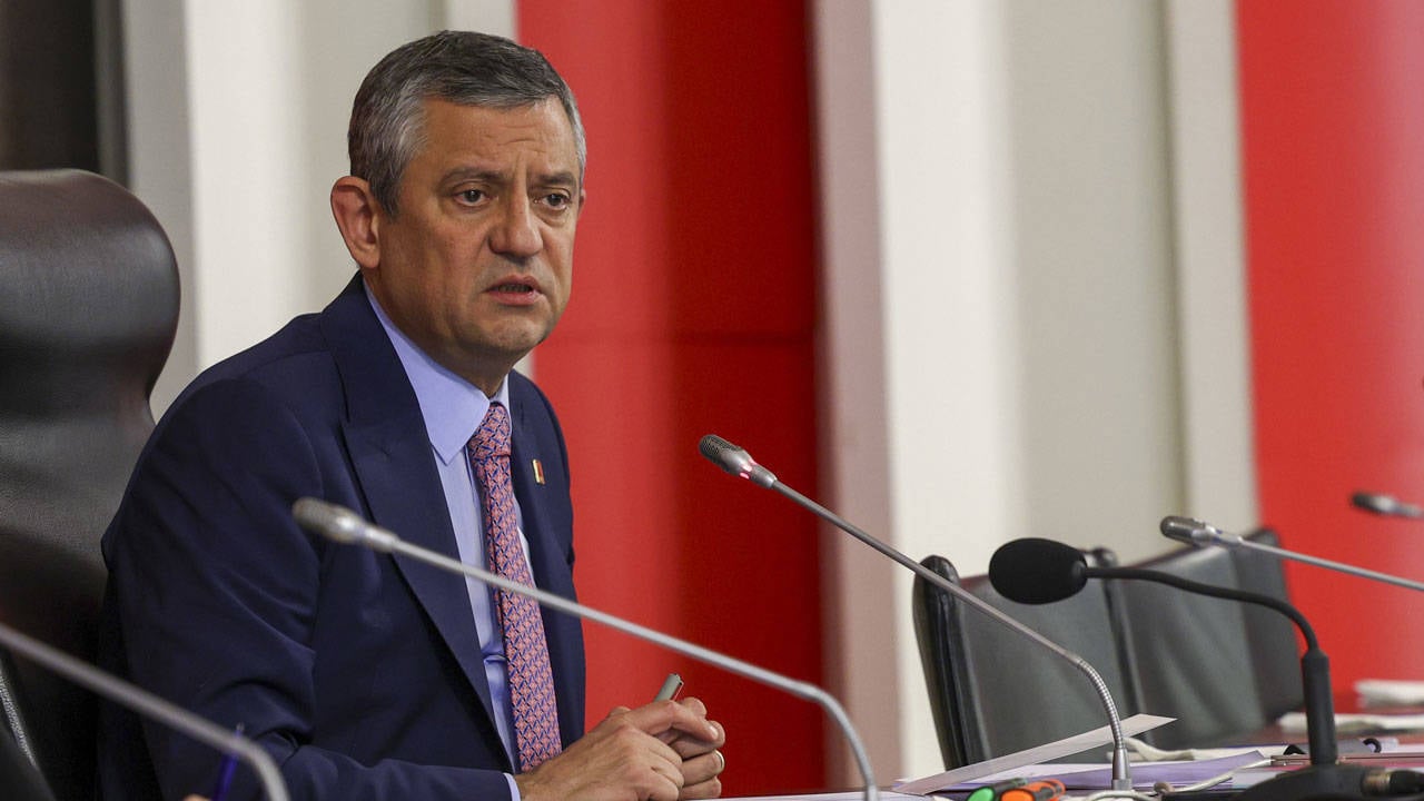 Özgür Özel ve Lütfü Türkkan hakkında yeni dokunulmazlık dosyaları Meclis’e sunuldu