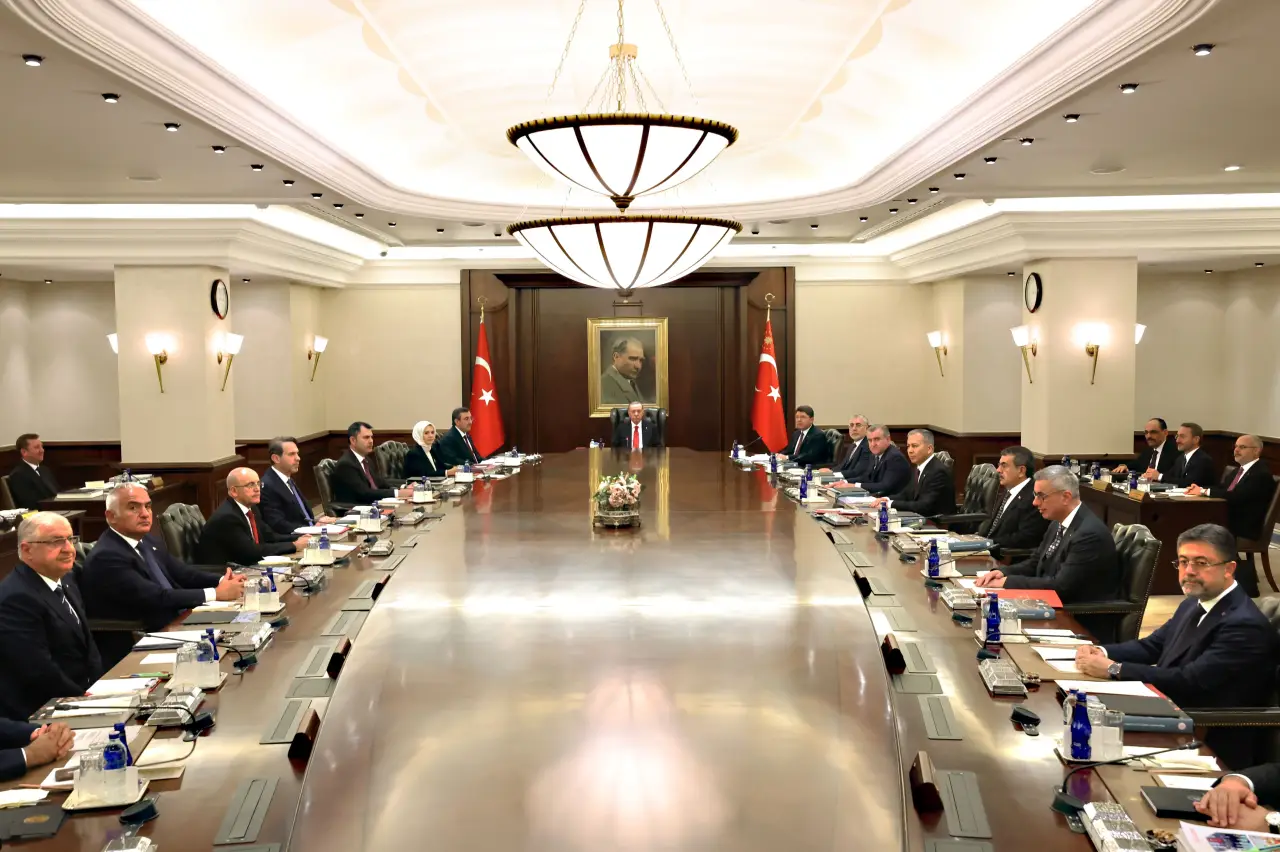 AKP’nin yeni anayasa taslağı şekillendi: Dikkat çeken düzenlemeler