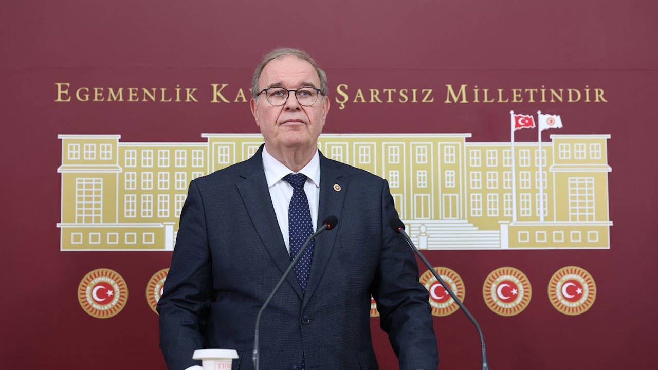 Faik Öztrak’tan Özgür Özel yönetimine eleştiri: “CHP’den kaç