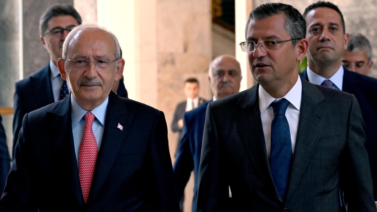 CHP’de kurultay trafiği: Özel ve Kılıçdaroğlu cephesinden kr