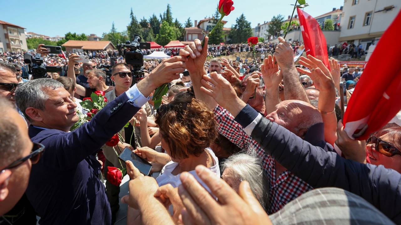 Özgür Özel Çorum’da konuştu: “Gerekirse bu başı veririm ama eğmem”